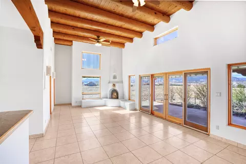 24 Hunter Dr, Medanales, NM 87548
