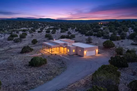 176 Principe De Paz, Santa Fe, NM 87508