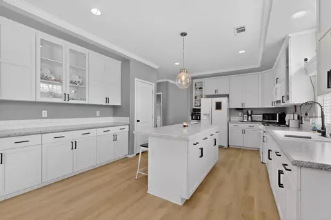 1805 Desert Vista Dr, Espanola, NM 87532