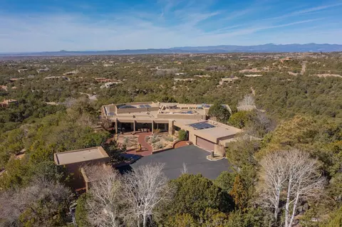 111 Barranca Rd, Santa Fe, NM 87501