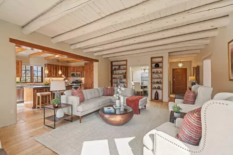 1300 Lejano Ln, Santa Fe, NM 87501