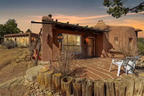 7675 Old Santa Fe # -C, Santa Fe, NM 87505