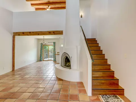 3221 La Paz, Santa Fe, NM 87507