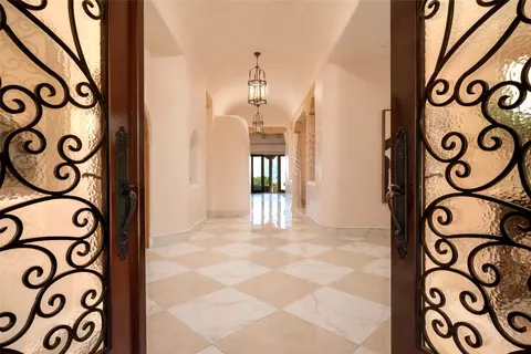 237 Tano Rd, Santa Fe, NM 87506