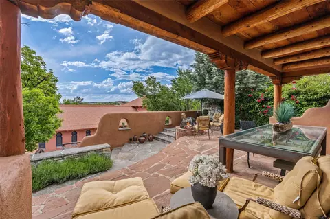 333 Magdalena Rd, Santa Fe, NM 87501