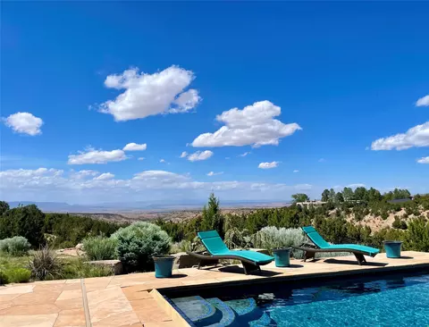 35 Vista Hermosa, Santa Fe, NM 87506