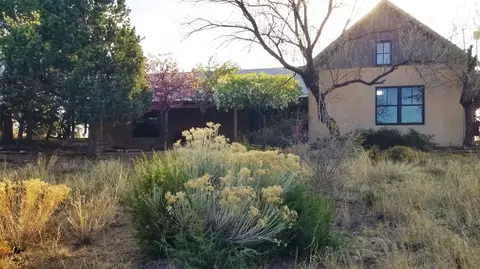32 Two Horse Trl, Santa Fe, NM 87508