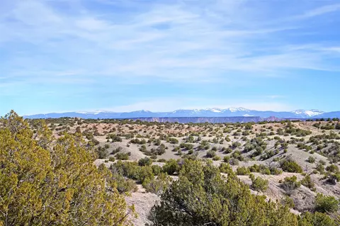 16 Corona Drive, Medanales, NM 87548