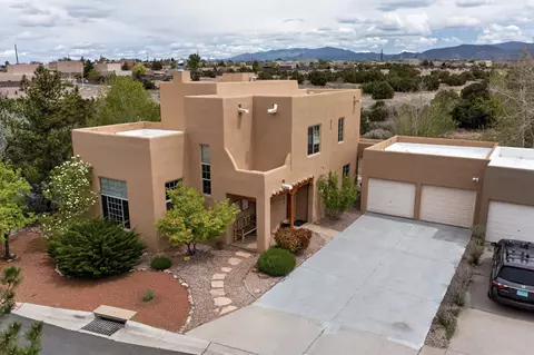 4401 Autumn Leaf Ln, Santa Fe, NM 87507