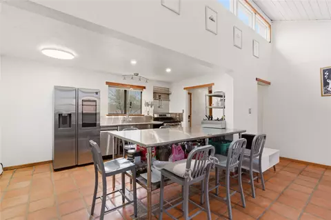 1606 Camino La Canada, Santa Fe, NM 87501
