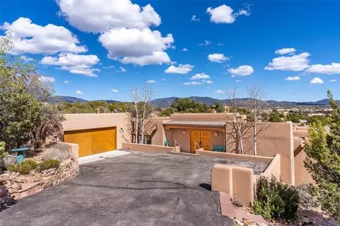 1702 Watchpoint, Santa Fe, NM 87507