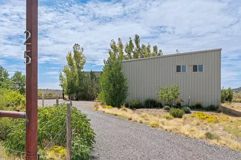 25 Camino Largo, Santa Fe, NM 87507