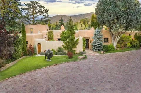 503 Camino Del Monte Sol, Santa Fe, NM 87505