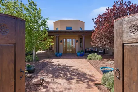 11 Camino De Los Montoyas # B, Santa Fe, NM 87506