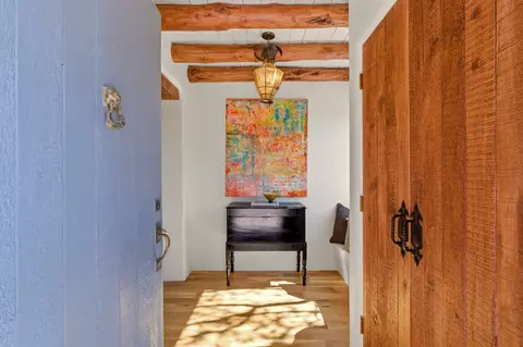 3881 Old Santa Fe Trl, Santa Fe, NM 87505