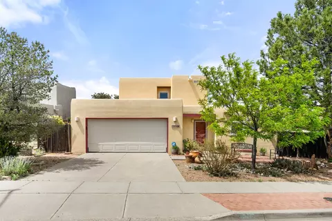 3218 Nizhoni Dr, Santa Fe, NM 87507