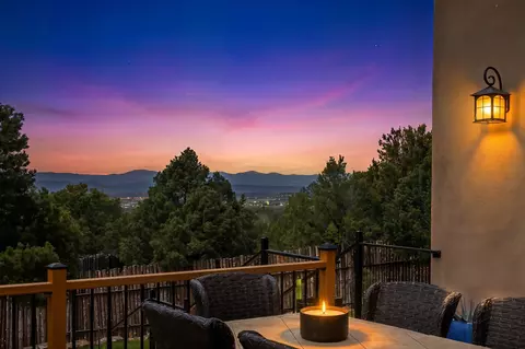 13 Arroyo Vis, Santa Fe, NM 87505