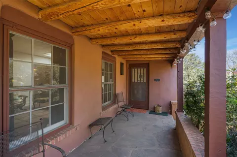 130 W Houghton St, Santa Fe, NM 87505