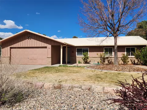 706 Jeffrey, White Rock, NM 87547