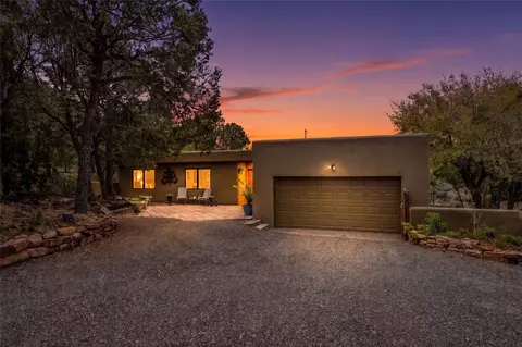 7 Cibola Circle Cir, Santa Fe, NM 87505