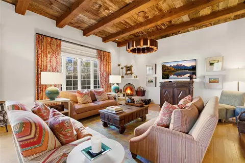314 Artist Rd #3, Santa Fe, NM 87501