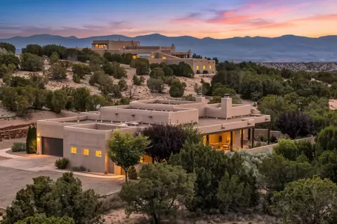9 Paseo Del Pajaro # B, Santa Fe, NM 87506
