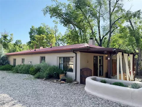 1402 Bishops Lodge Rd #A, Santa Fe, NM 87506