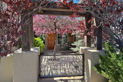 10 Descanso Rd, Santa Fe, NM 87508