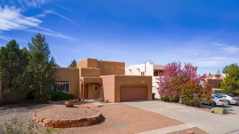 4237 Sundance St, Santa Fe, NM 87507
