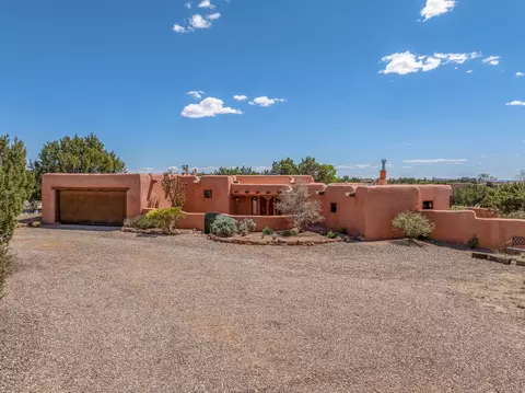 9 Antigua Rd, Santa Fe, NM 87508
