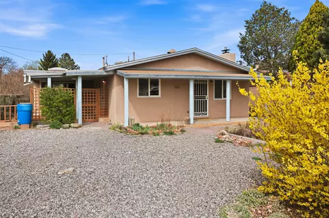 1026 Galisteo St, Santa Fe, NM 87505
