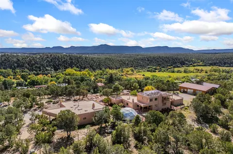 16 Hubbard Hl, Pecos, NM 87552
