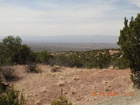10 Pacheco Meadow Ln, Santa Fe, NM 87506
