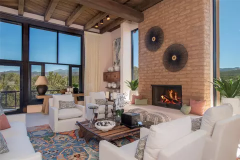 119 Circle Dr, Santa Fe, NM 87501