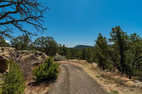 30 Monte La Cueva Rd, Glorieta, NM 87535