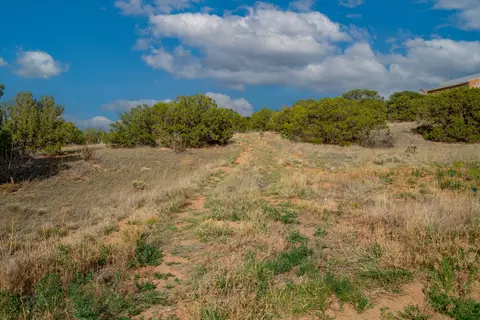 28 Old Rd, Lamy, NM 87540