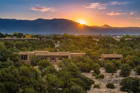 13 Cloudview Ct, Santa Fe, NM 87506