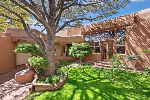 17 Tano W, Santa Fe, NM 87506
