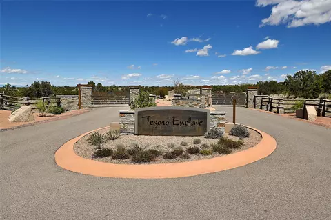13 Via Del Caballo, Santa Fe, NM 87506