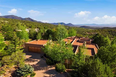 1145 S Summit Rdg, Santa Fe, NM 87501
