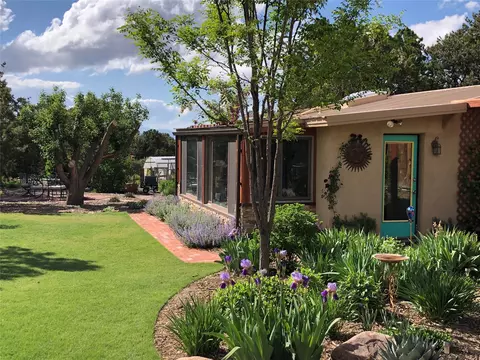 27 Old Agua Fria E, Santa Fe, NM 87508
