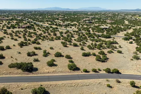 37 Picacho Peak Dr, Santa Fe, NM 87506