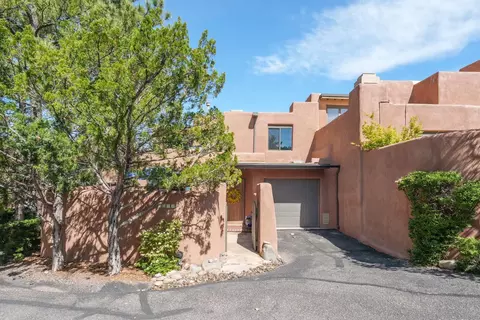 350 12 Calle Loma Norte, Santa Fe, NM 87501