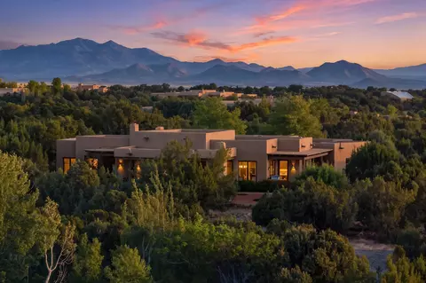 11 Paintbrush Cir, Santa Fe, NM 87506