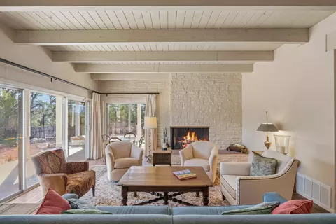 1041 Mansion Ridge Rd, Santa Fe, NM 87501