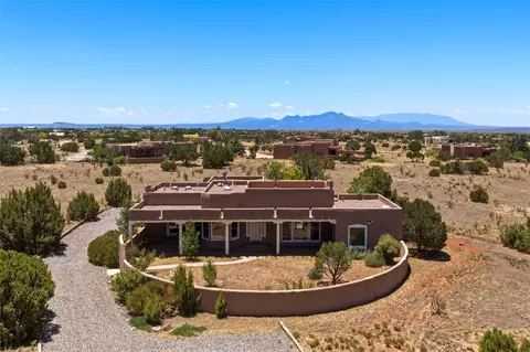 25 Estambre Rd, Santa Fe, NM 87508