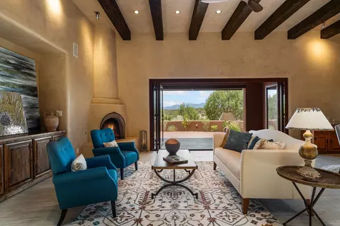 24 Calle Ventoso W, Santa Fe, NM 87506