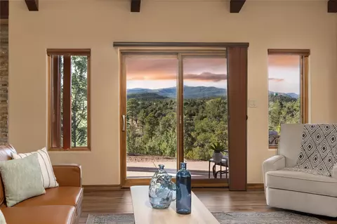 5 Pumpkin Ln, Pecos, NM 87552