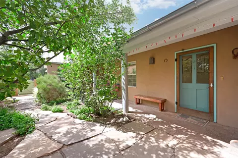 933 Nicole Pl, Santa Fe, NM 87505