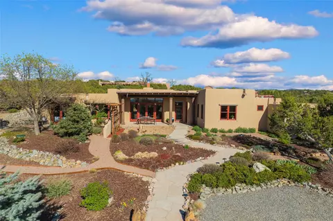 39 Lluvia De Oro, Santa Fe, NM 87506